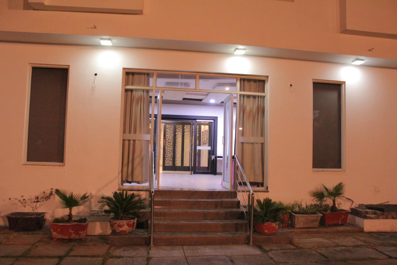 Hotel Mukund Villas Udaipur Buitenkant foto